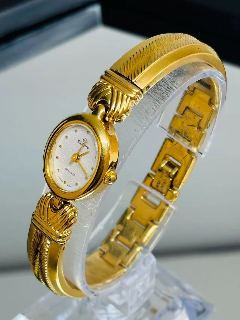 Vintage Elgin Women’s Quartz Watch Gold Tone 16mm White Dial New Battery Runs